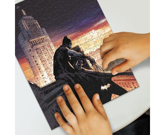 Пазл от бренда Dodo «Бэтмен на крыше» серия Бэтмен, 250 элементов Пазл от бренда Dodo «Бэтмен на крыше» серия Бэтмен, 250 элементов