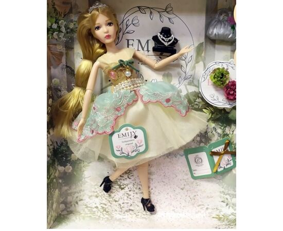 Кукла Эмили в желто-зеленом платье с аксессуарами