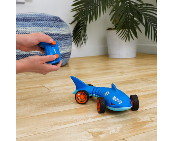Hot Wheels 1:15 Скоростная акула на радиоуправлении