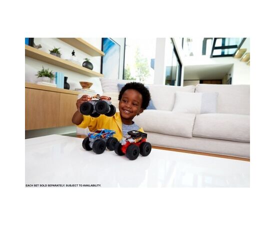 Hot Wheels «Monster Trucks» внедорожник 1:43 серии, свет и звук